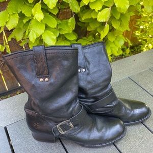 Frye black leather short boot (sz 9)